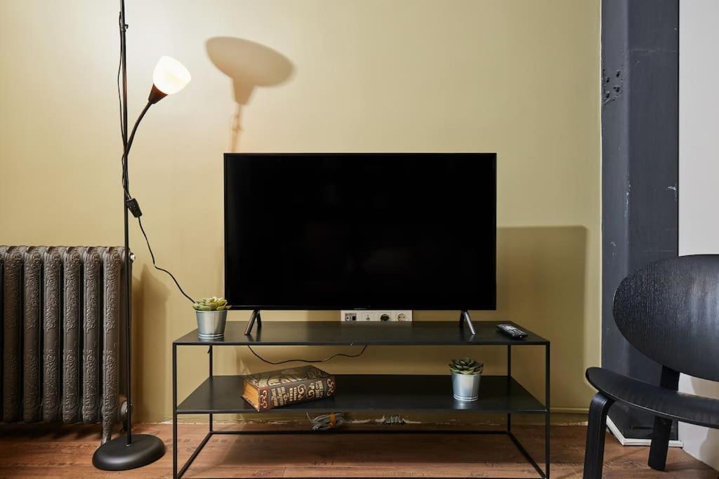 Stunning 2br 1 Min Metro&galata Istambul
