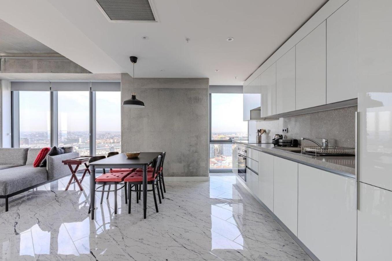 Daire Beautiful Elegant 1bd Private Terrace Gem! #333 *