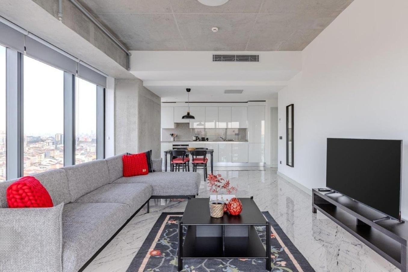 Beautiful Elegant 1bd Private Terrace Gem! #333 *