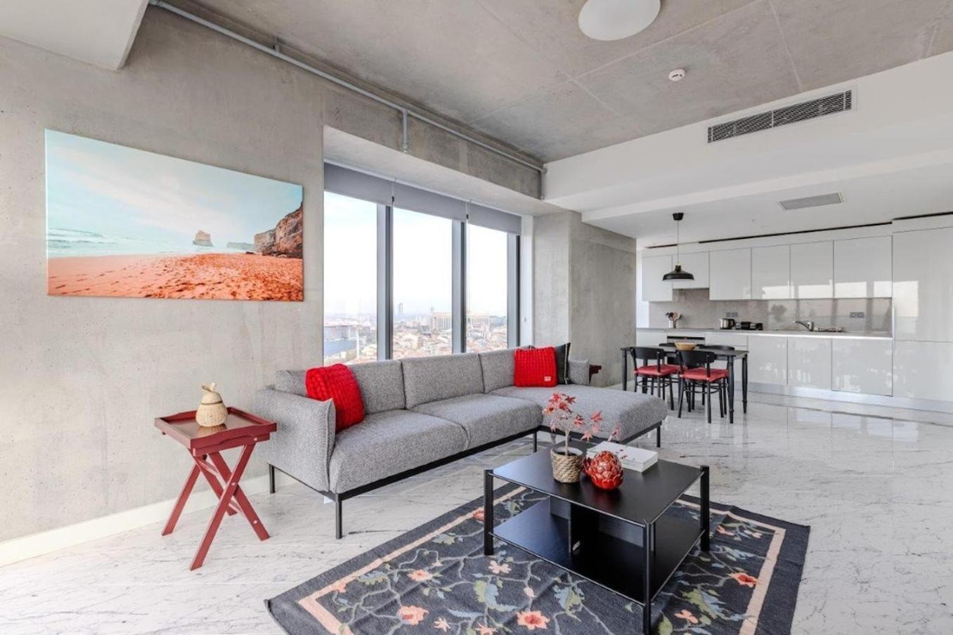 Beautiful Elegant 1bd Private Terrace Gem! #333 Daire