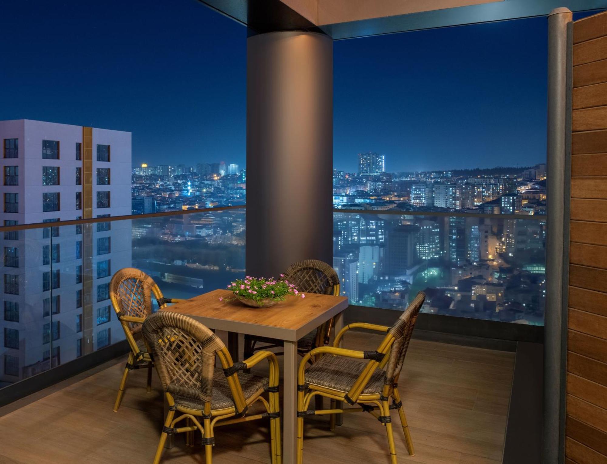 Movenpick Living West Hotel 5*