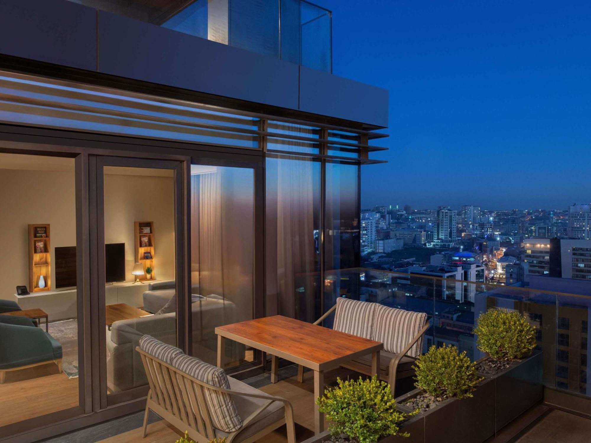 Movenpick Living West
