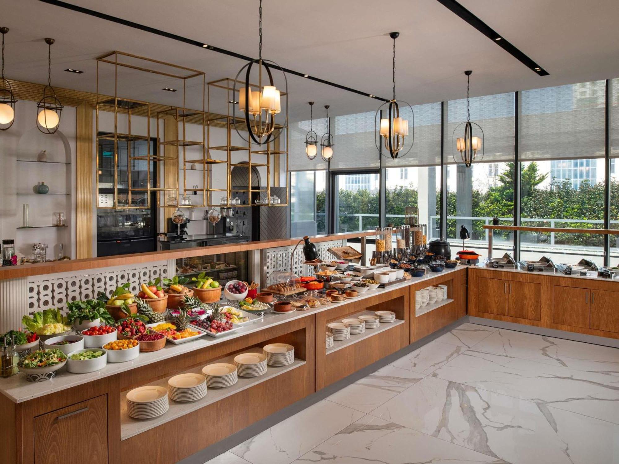 Movenpick Living West 5* Istanbul