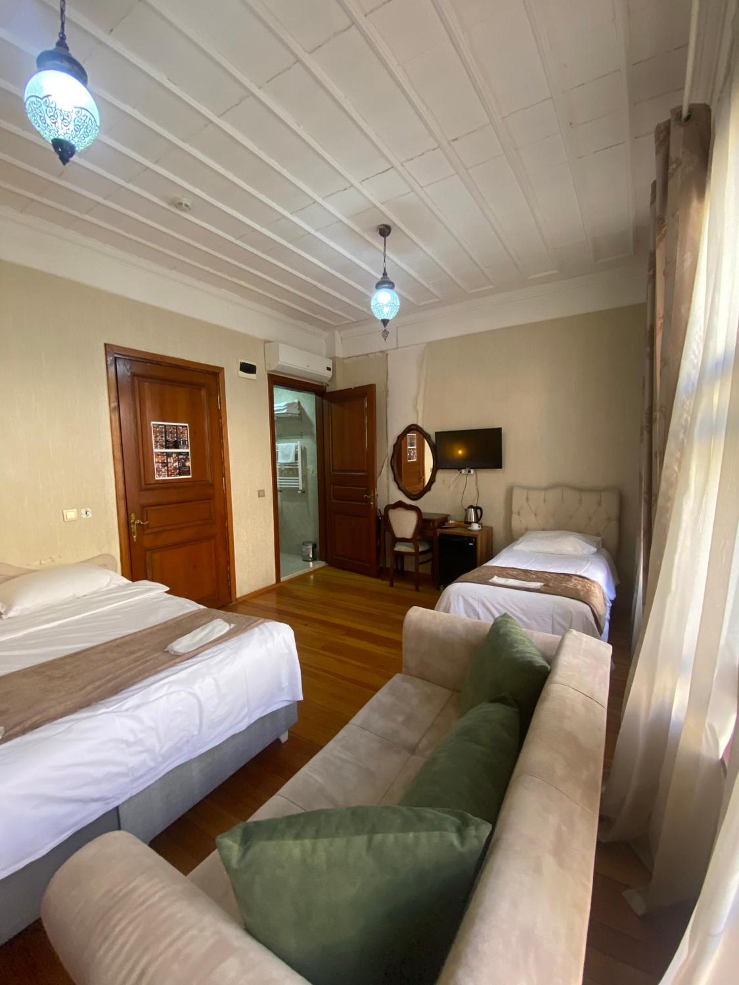 Amida&nurayhousehotel *