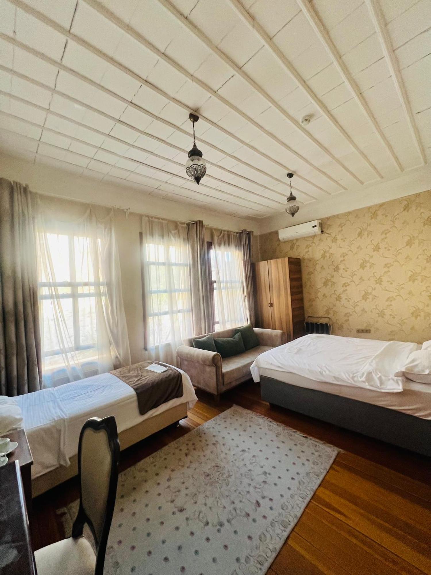 Amida&nurayhousehotel *
