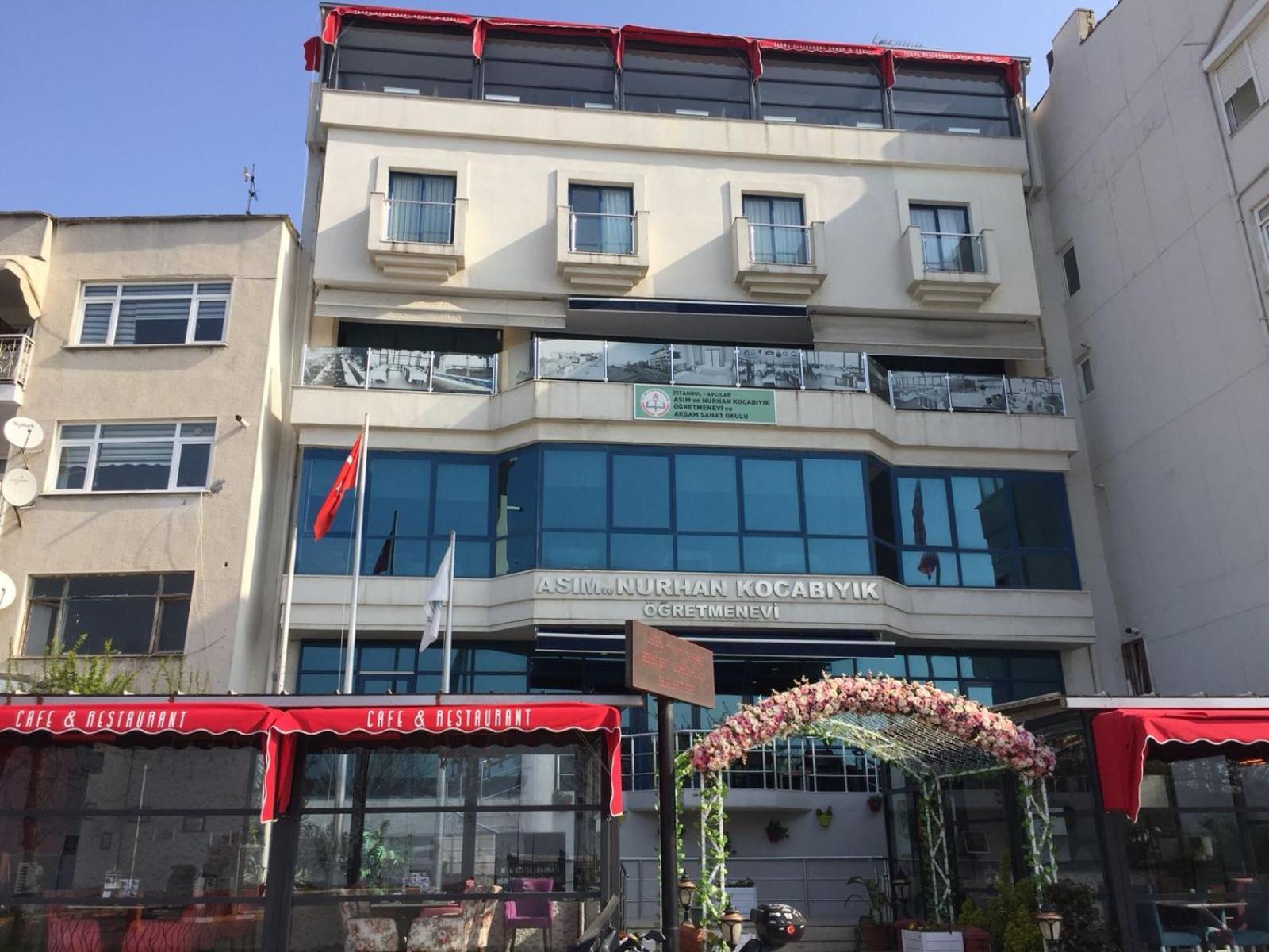 Asim Ve Nurhan Kocabiyik Oegretmenevi Istambul