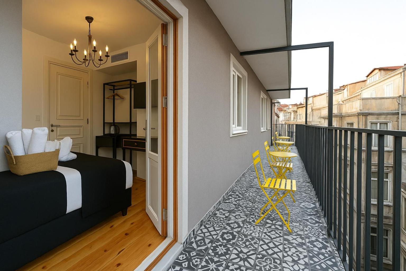 Taksim Istiklal Street Kamil - Historical Hotel
