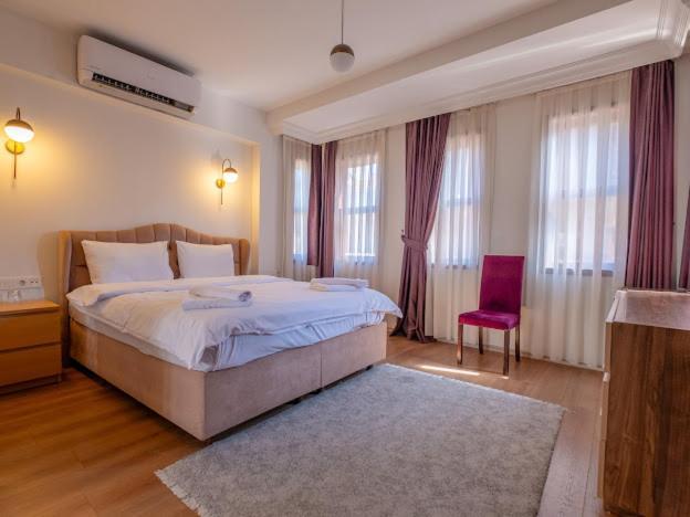 Sophia Hotels And Suites