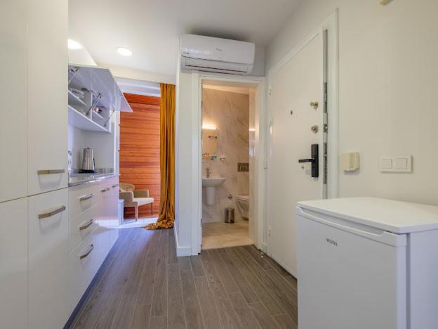 Sophia Hotels And Suites *