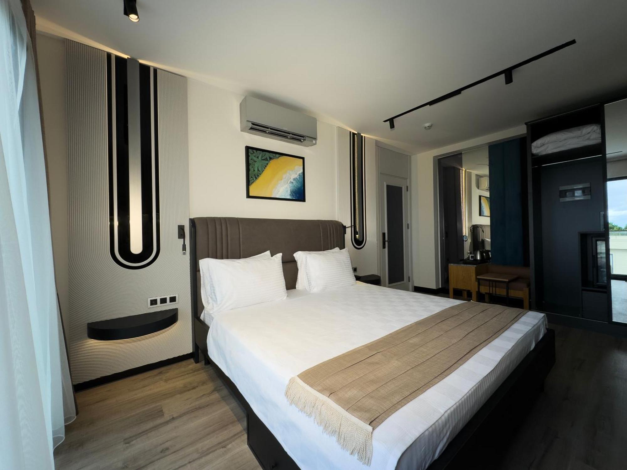 Business Airport Hotel *