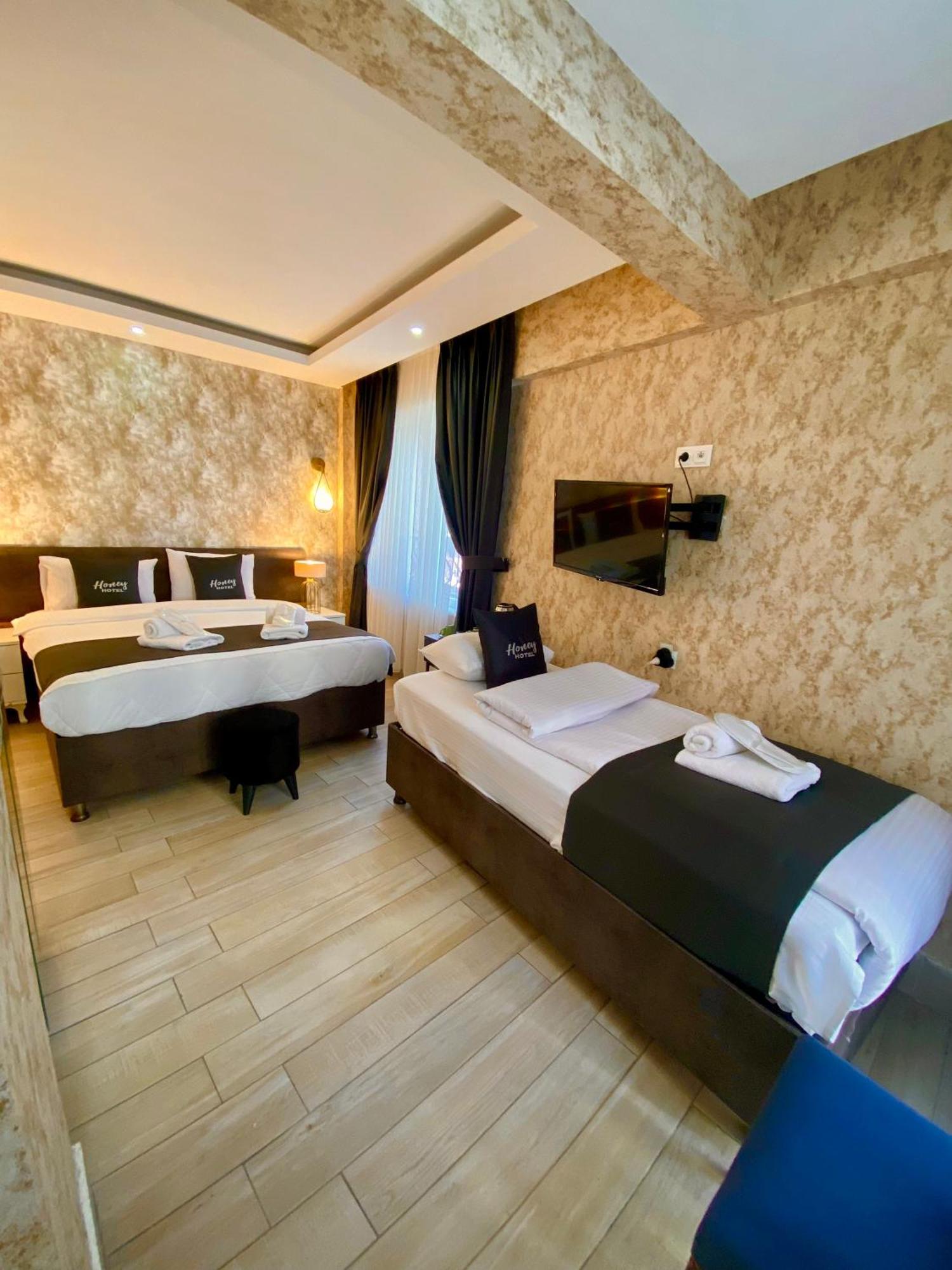 Hotel Honey