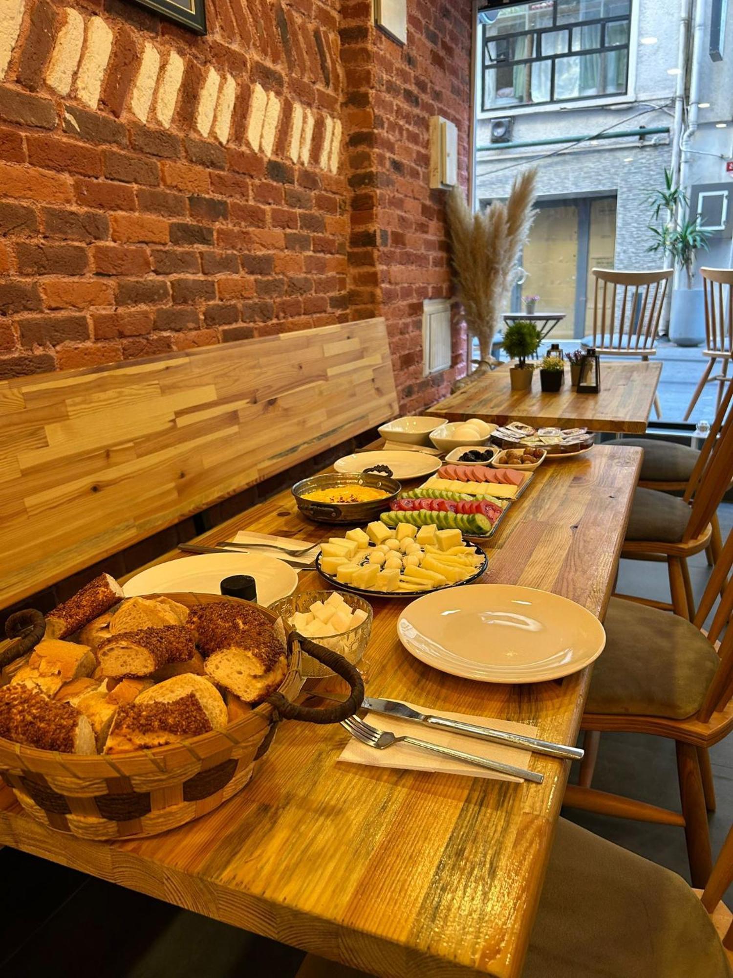 Hotel Casavilla Taksim 3*