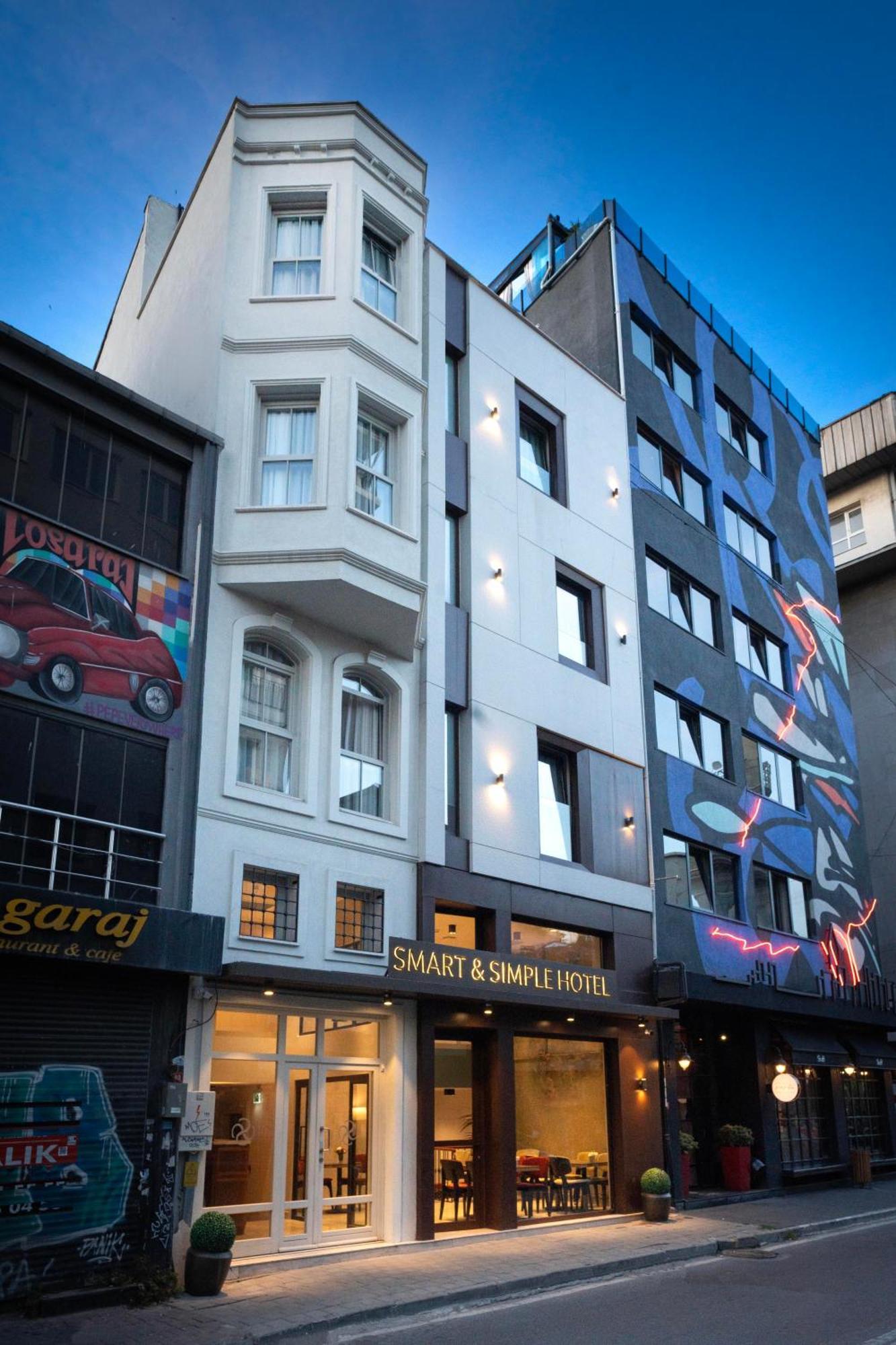 Smart And Simple Karakoy