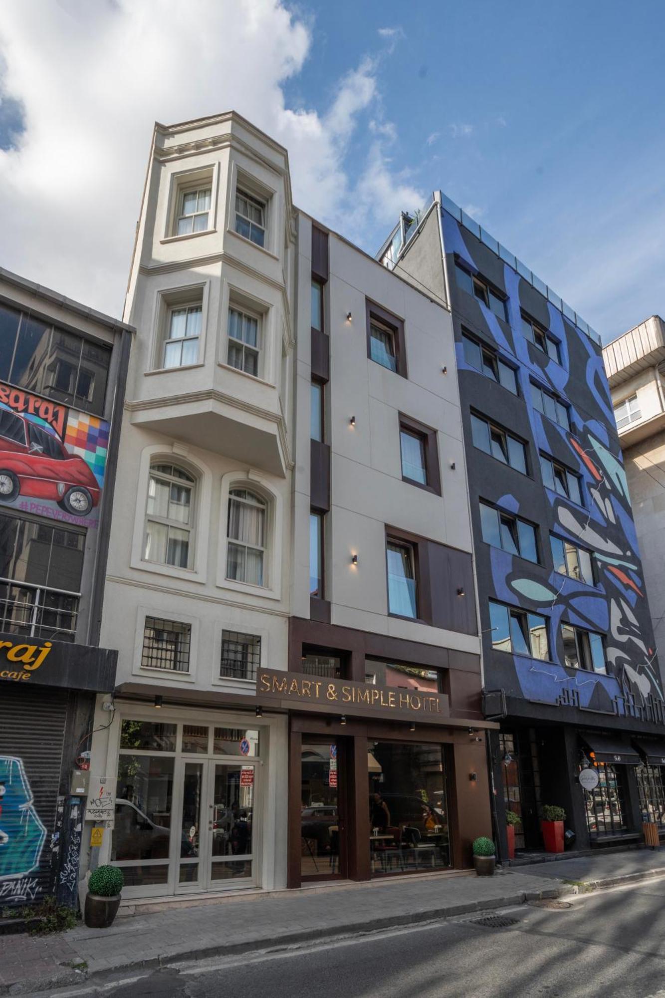 Smart And Simple Karakoy Hotel