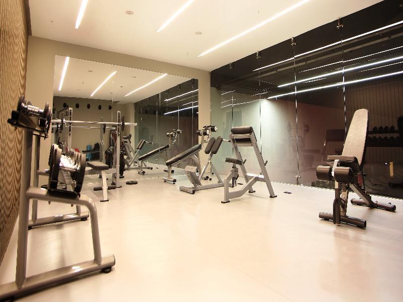 G Airport Apartment *