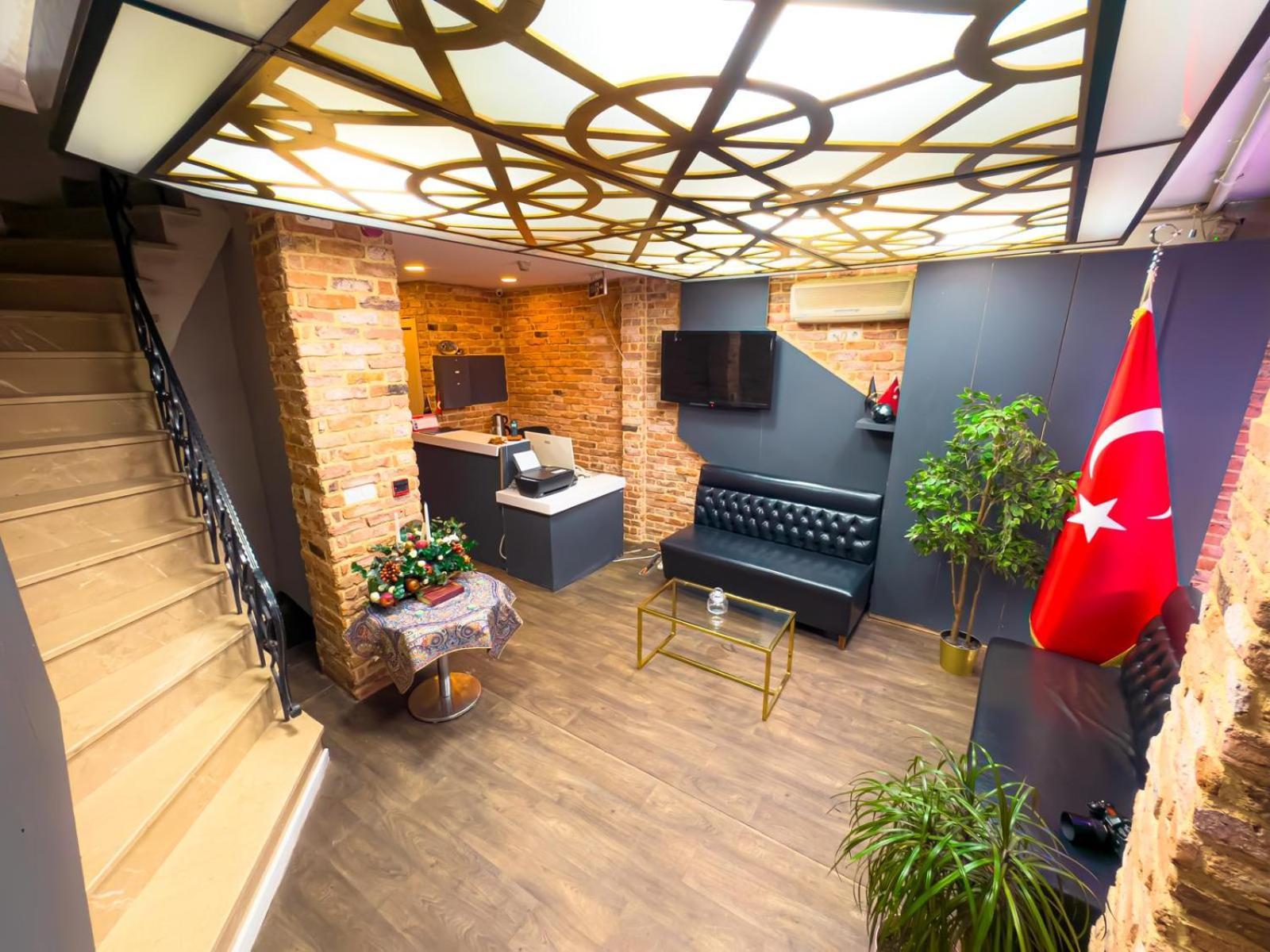 House 1 Aparthotel