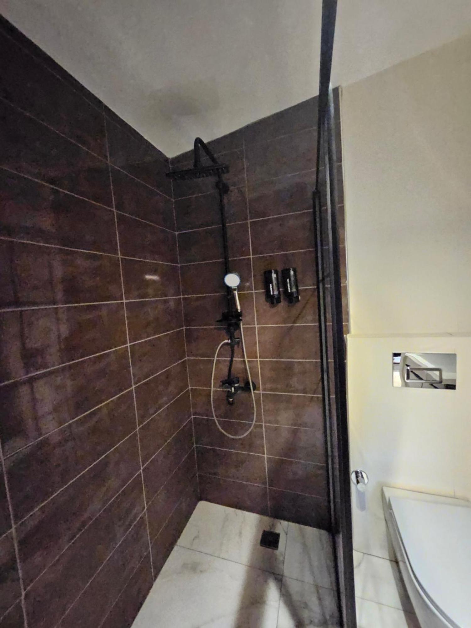 Jirhouse Sarikoesk Istanbul