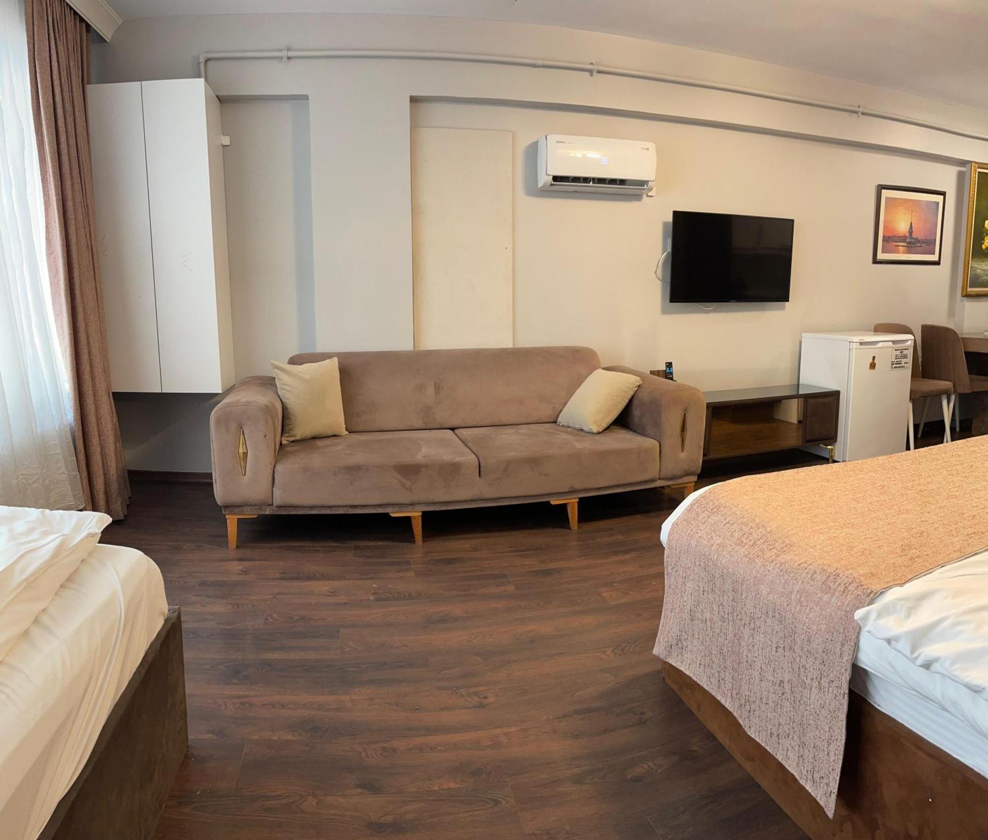 Aymira Aparthotel