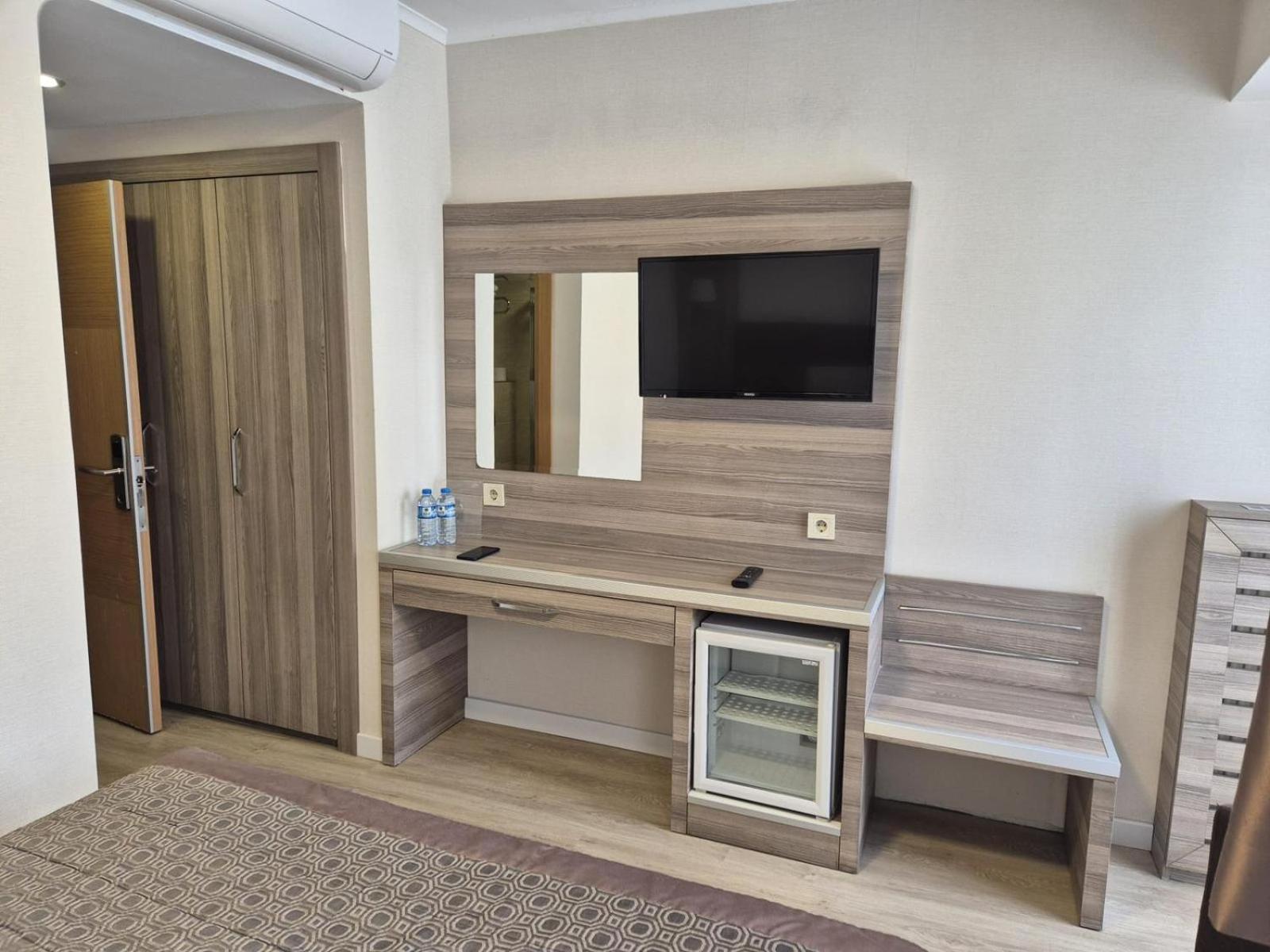Hotel Pera Arya 3*