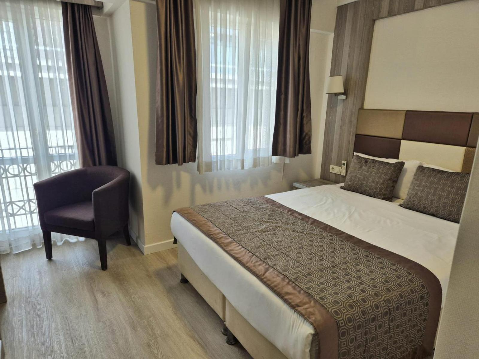 Hotel Pera Arya 3*