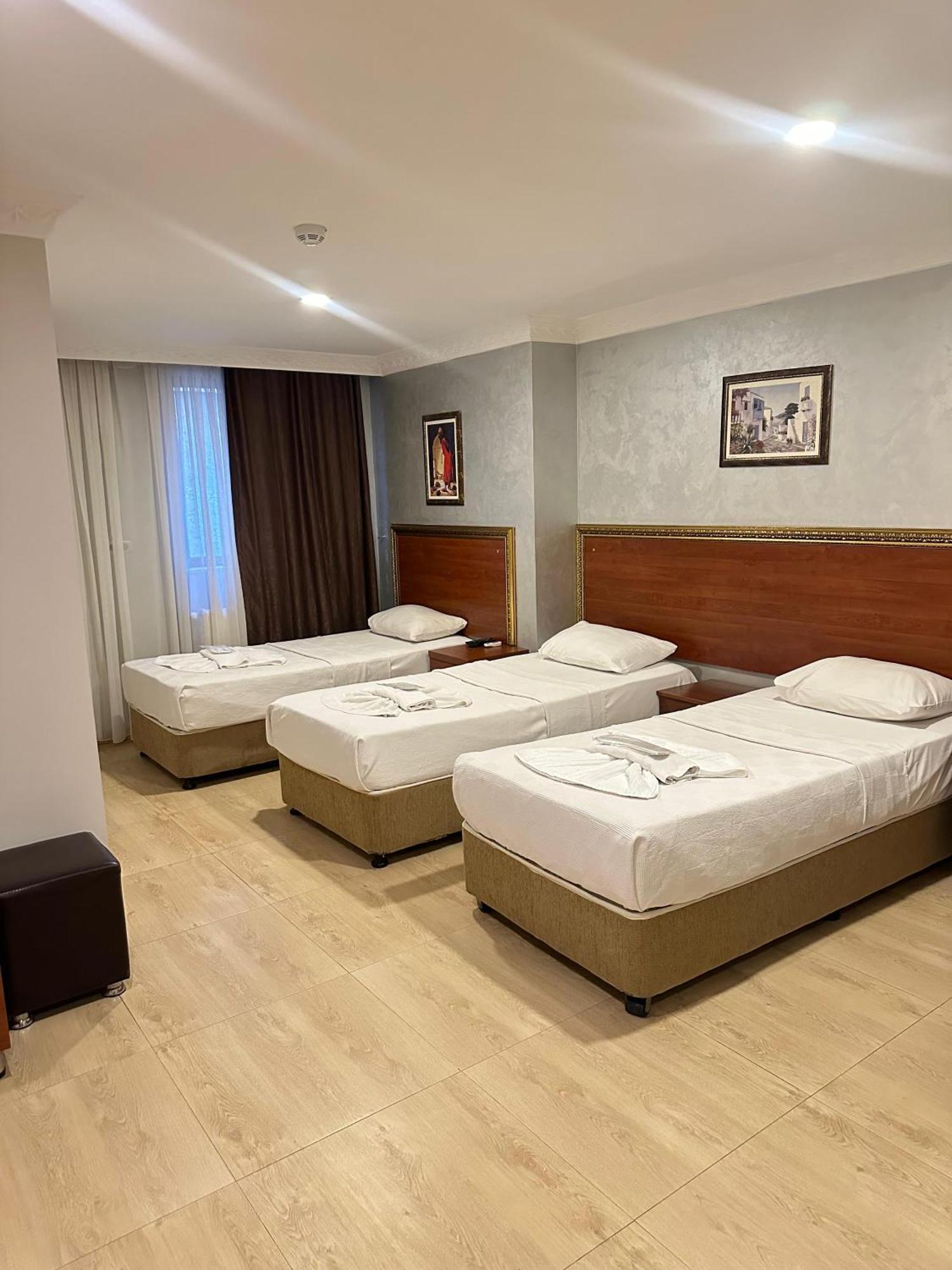 Hotel Real Life
