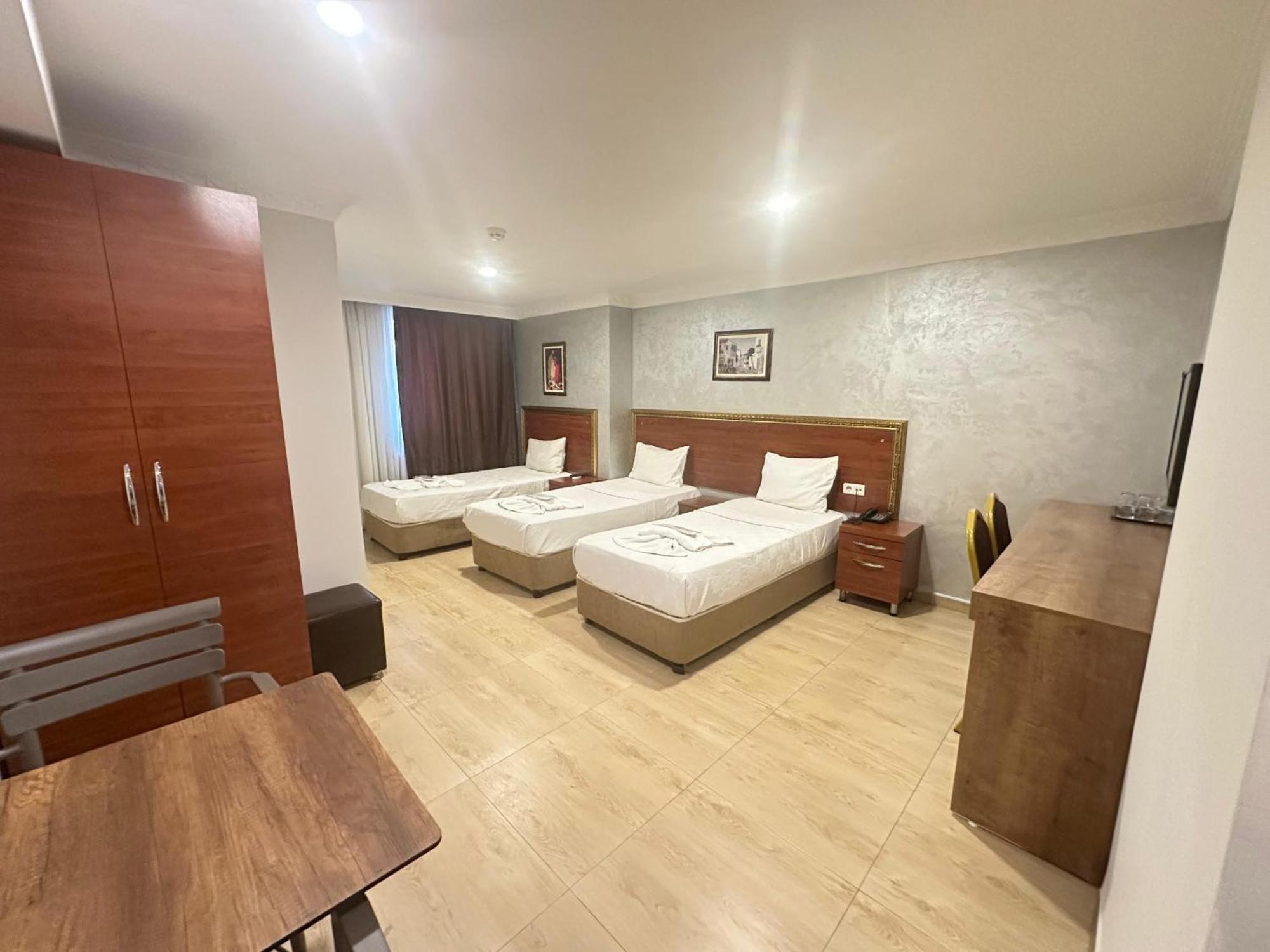 Hotel Real Life 2*