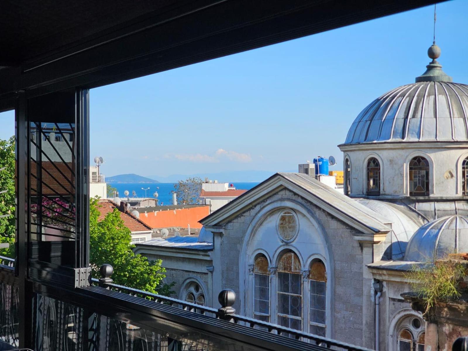 Grey & - Old Apartment Istanbul