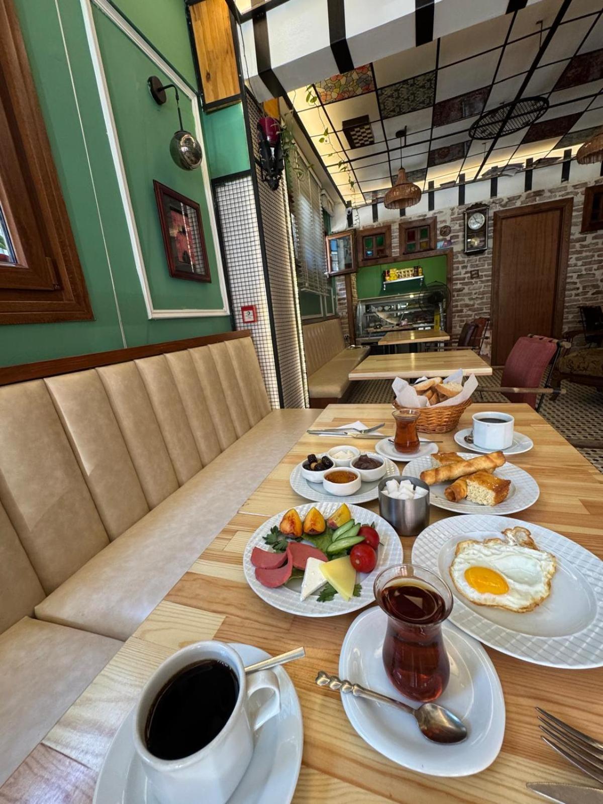 Volra Hotel