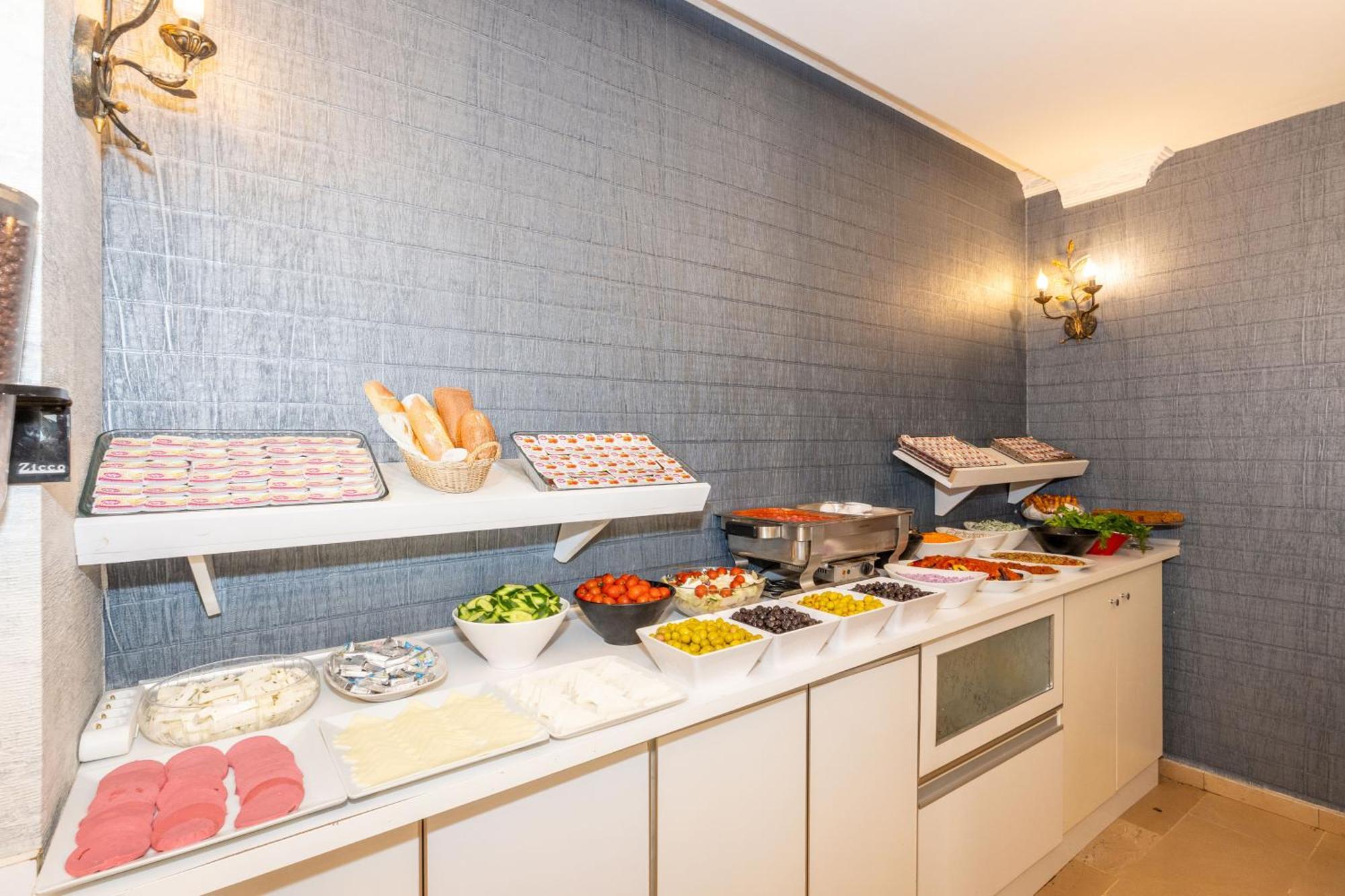 Istanbul Holiday Hotel Hotel