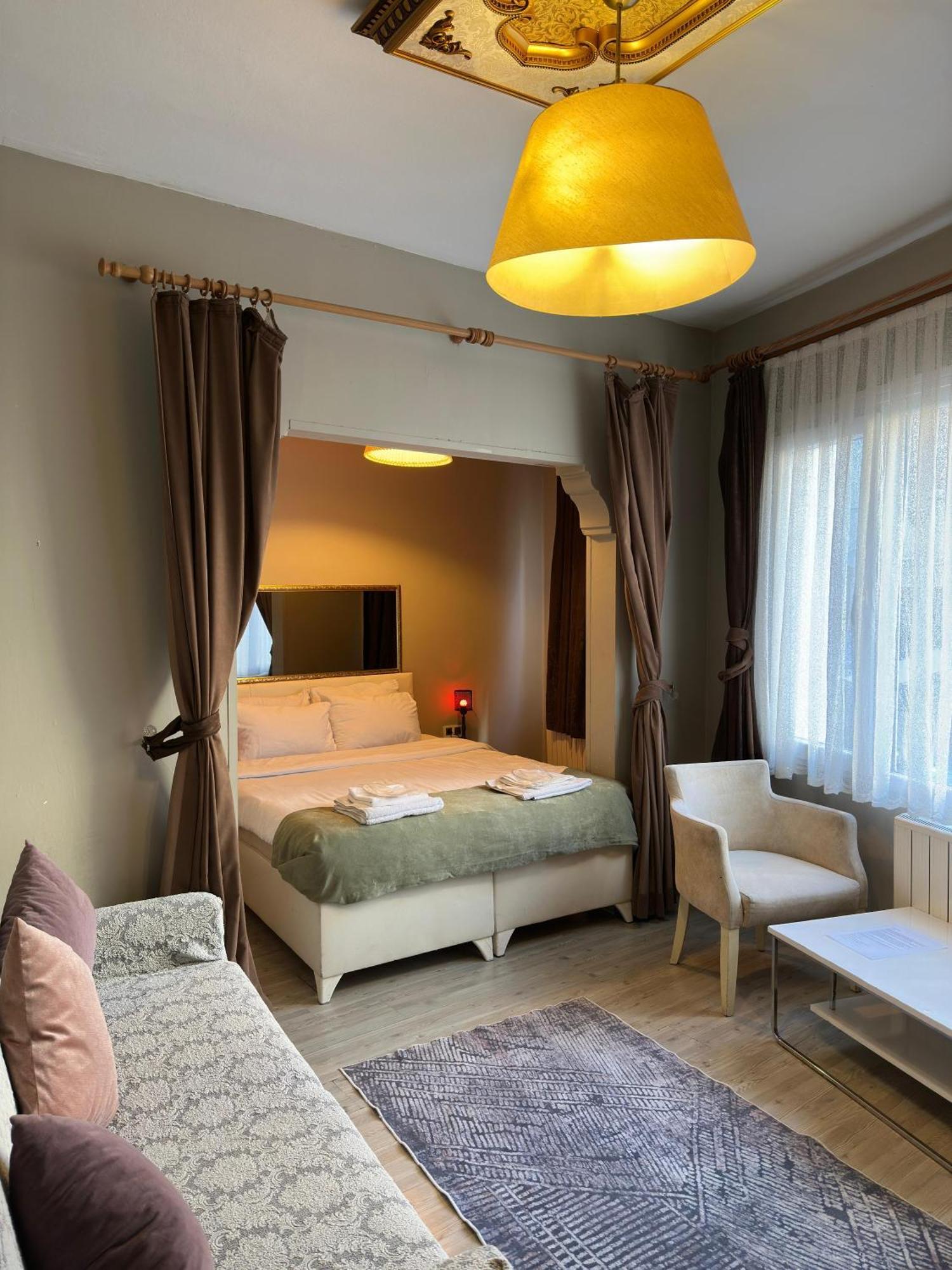 Hotel Chez Bore 3*