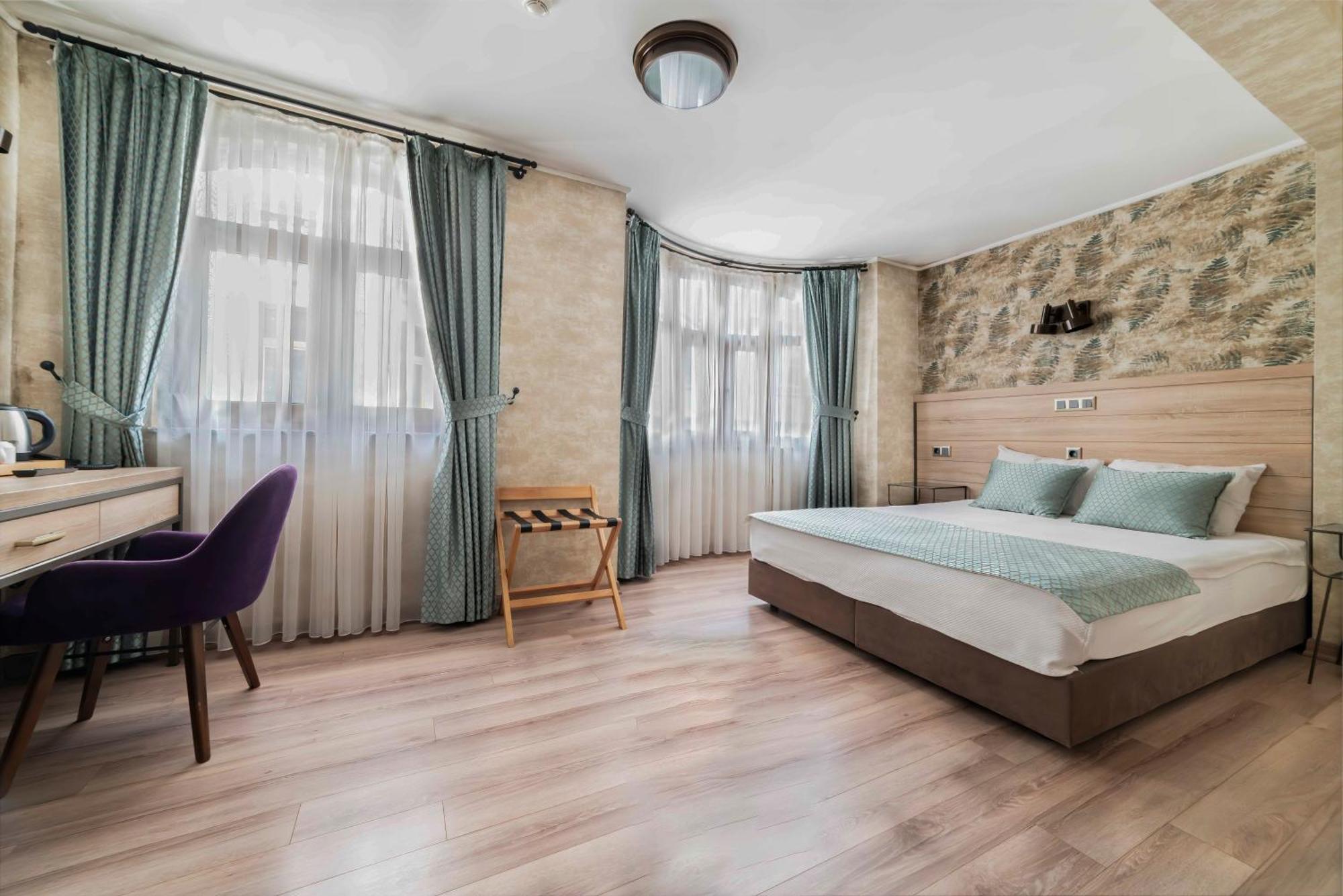 Hotel Castle Franco Istanbul
