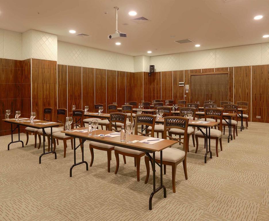 Hotel Manesol Fuar 4*