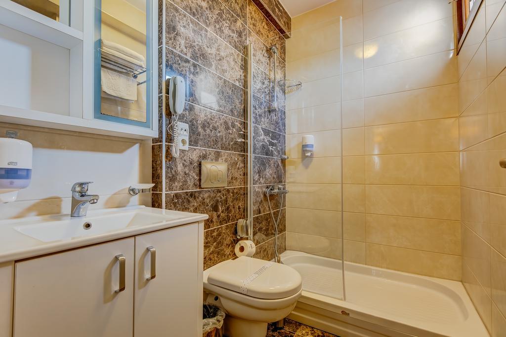 Cihangir Hotel 2*