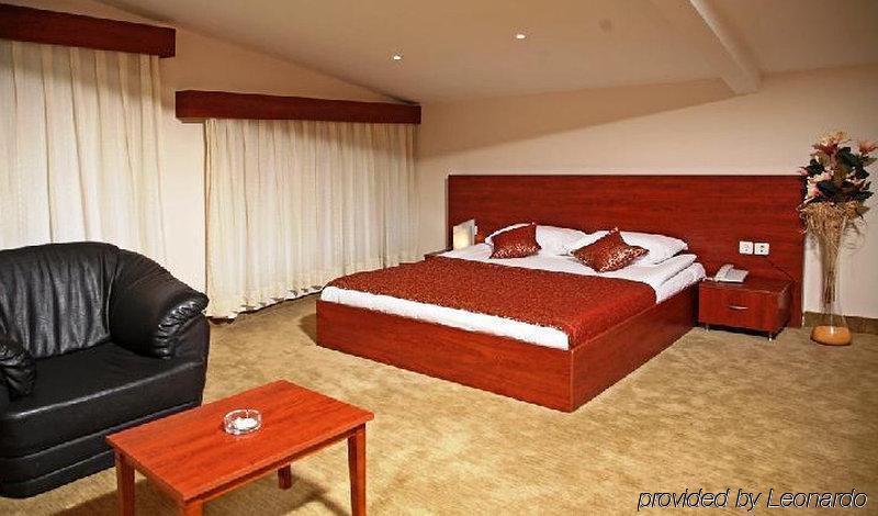 Carlton Old Hotel