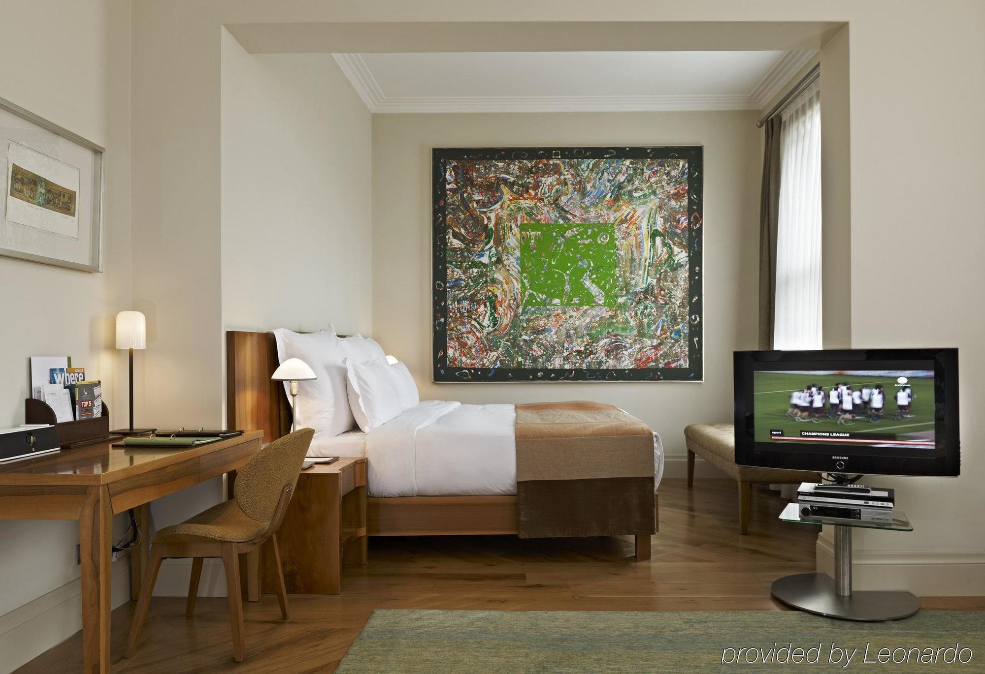 Tomtom Hotel