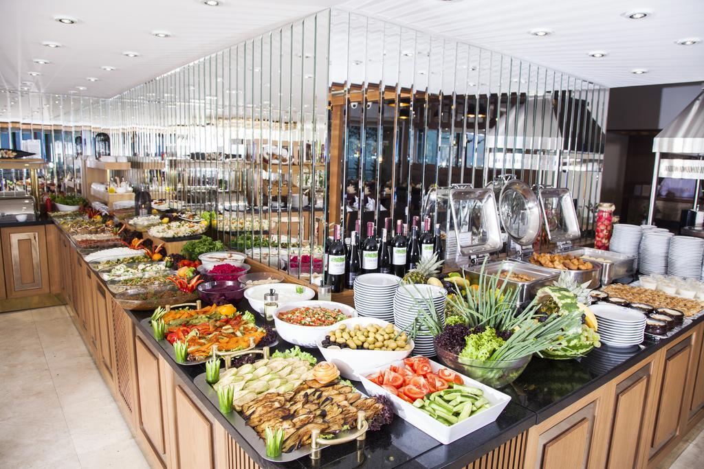 Hotel Grand Asiyan 4*
