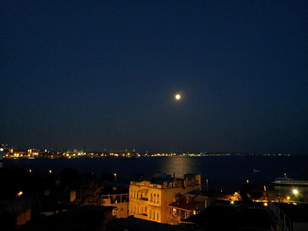 Metropolis & 3*
