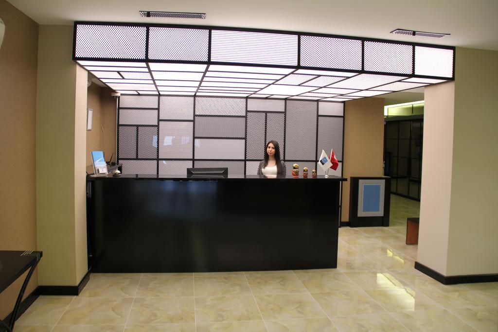 Aparthotel Airport 3*