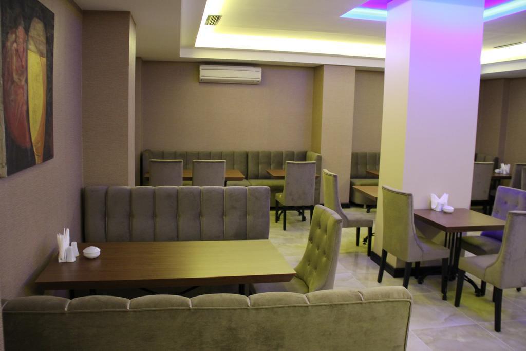 Airport Aparthotel 3*