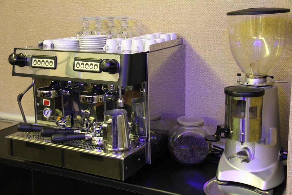 Aparthotel Airport 3*