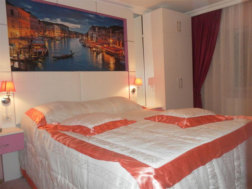 La White Hotel 2*