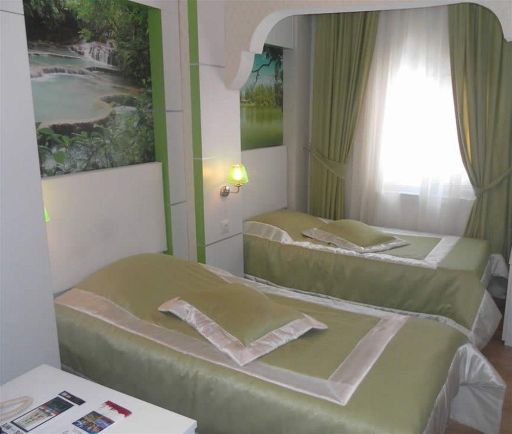 Hotel La White 2*