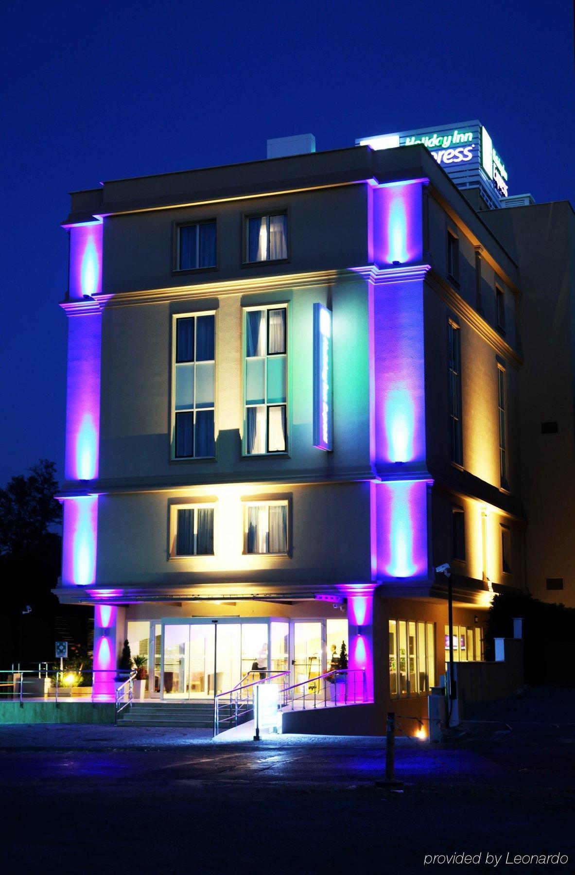 Express Istanbul-altunizade By Ihg Hotel Istanbul