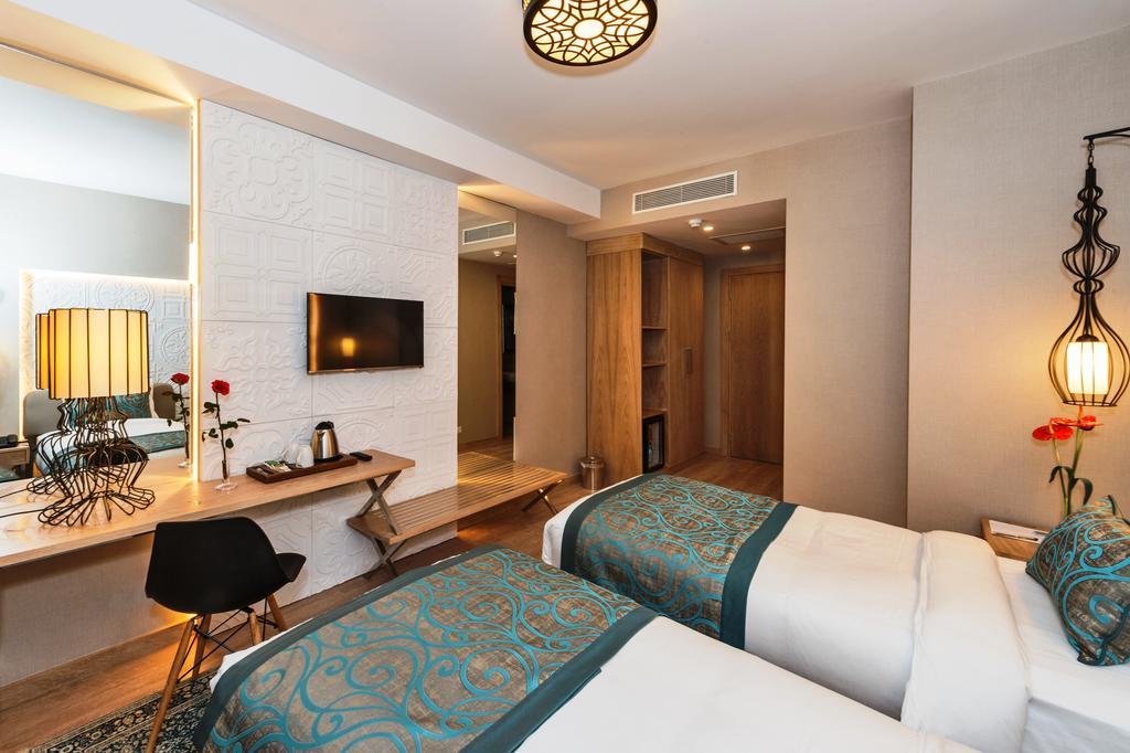 Aybar & Hotel 4*