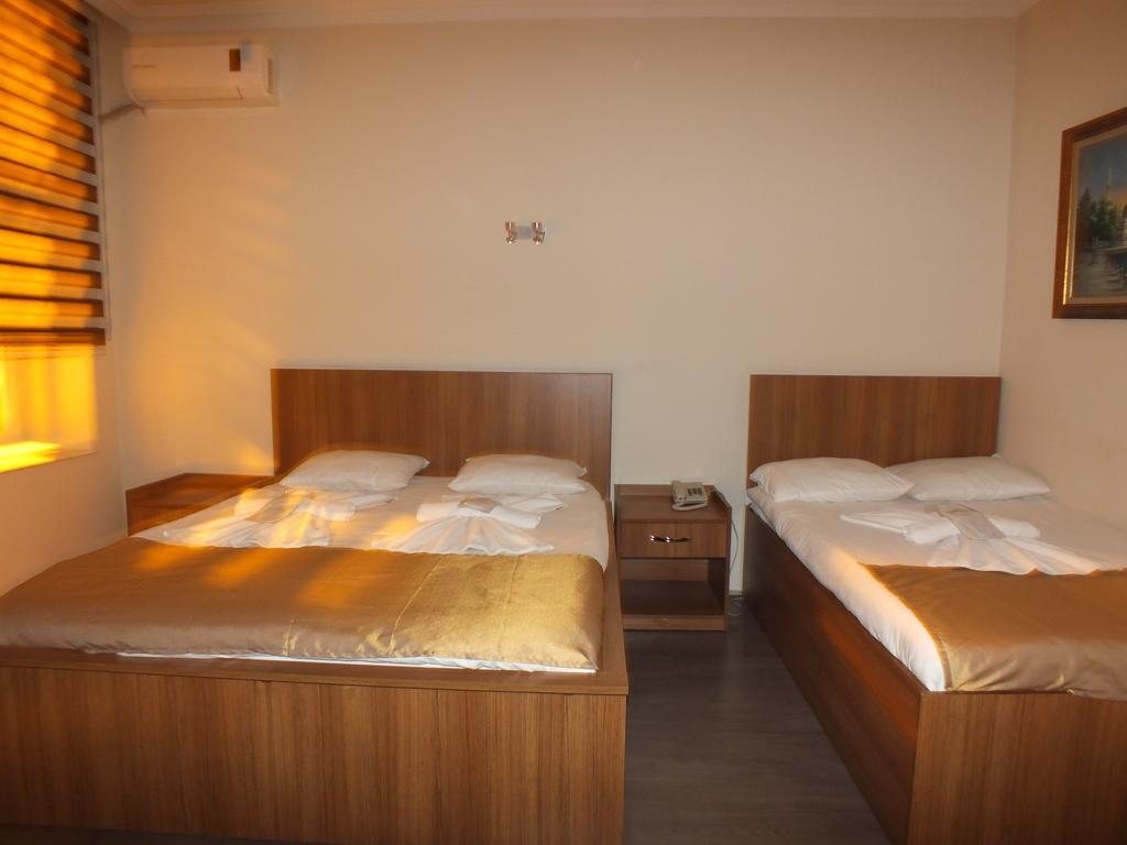 Hotel City Plus Butik 3*