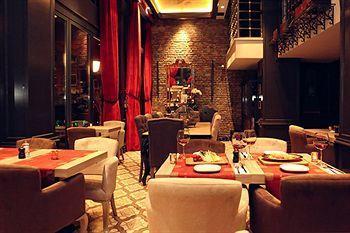 Hotel Aly Port 3*