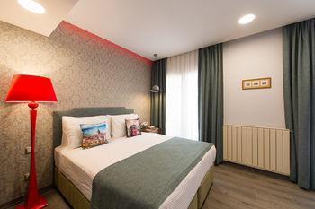 Hotel Sometimes Taksim 3*