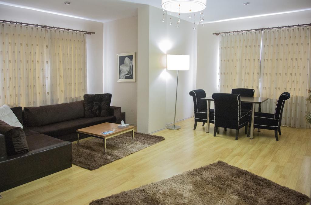 Airport Aparthotel