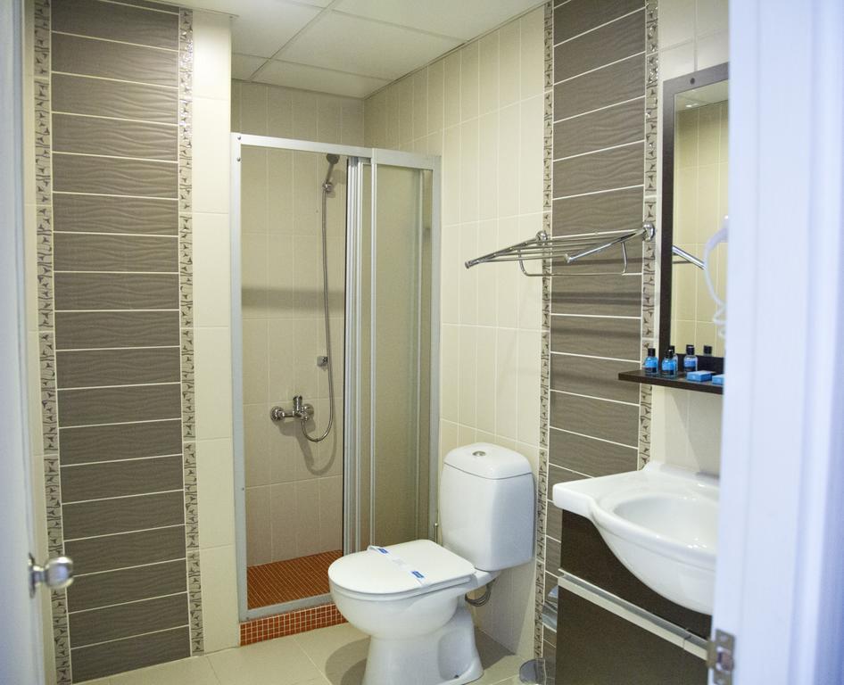 Airport Aparthotel 3*