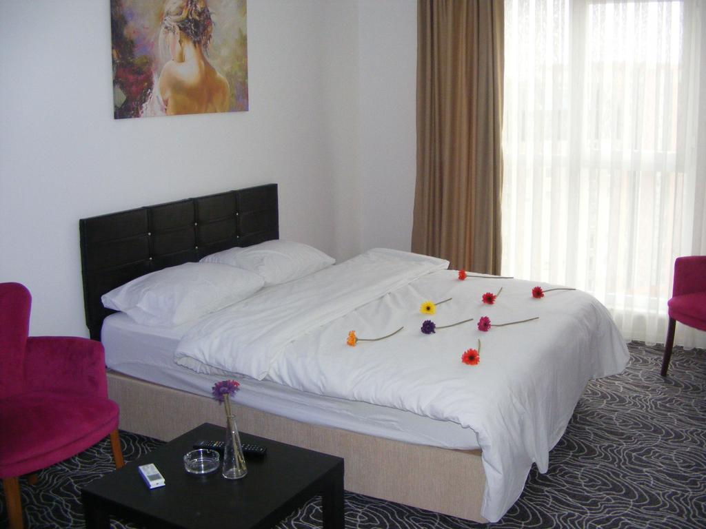 Kat11 Aparthotel *